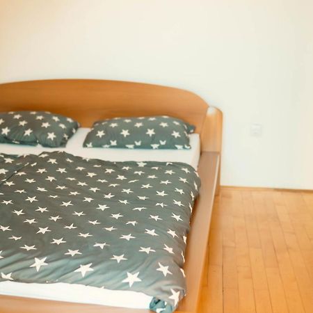 Hostel Tuzla Esterno foto