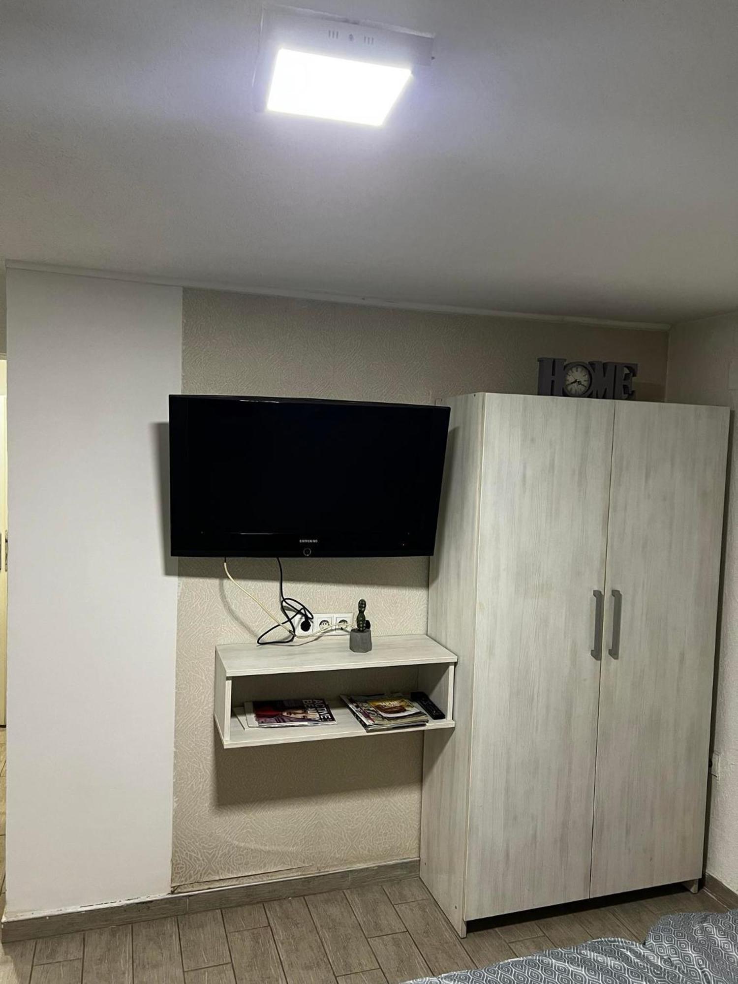 Hostel Tuzla Esterno foto