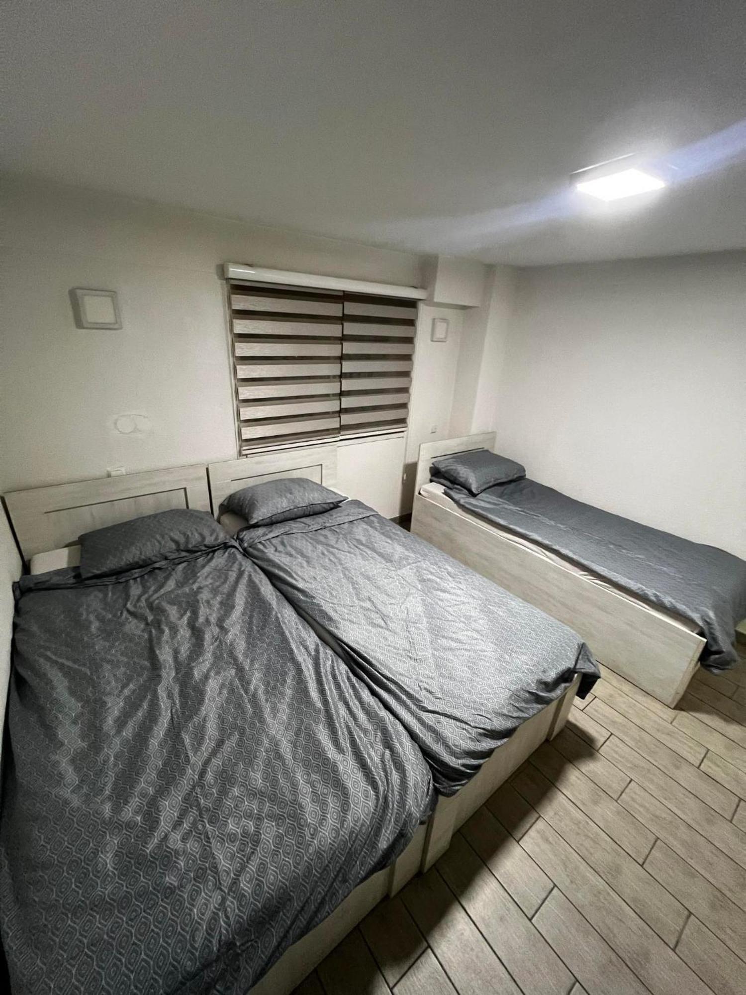 Hostel Tuzla Esterno foto