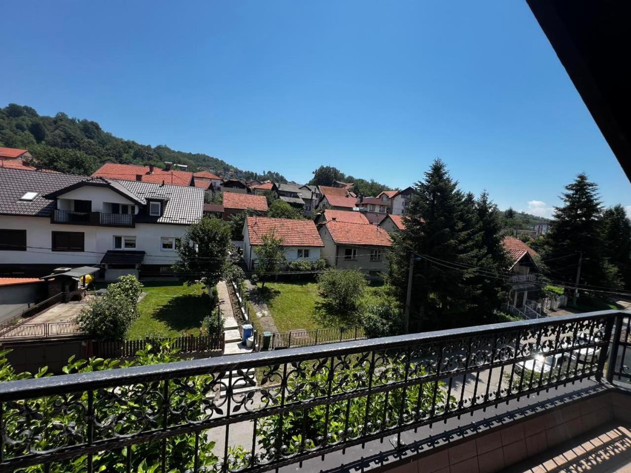 Hostel Tuzla Esterno foto