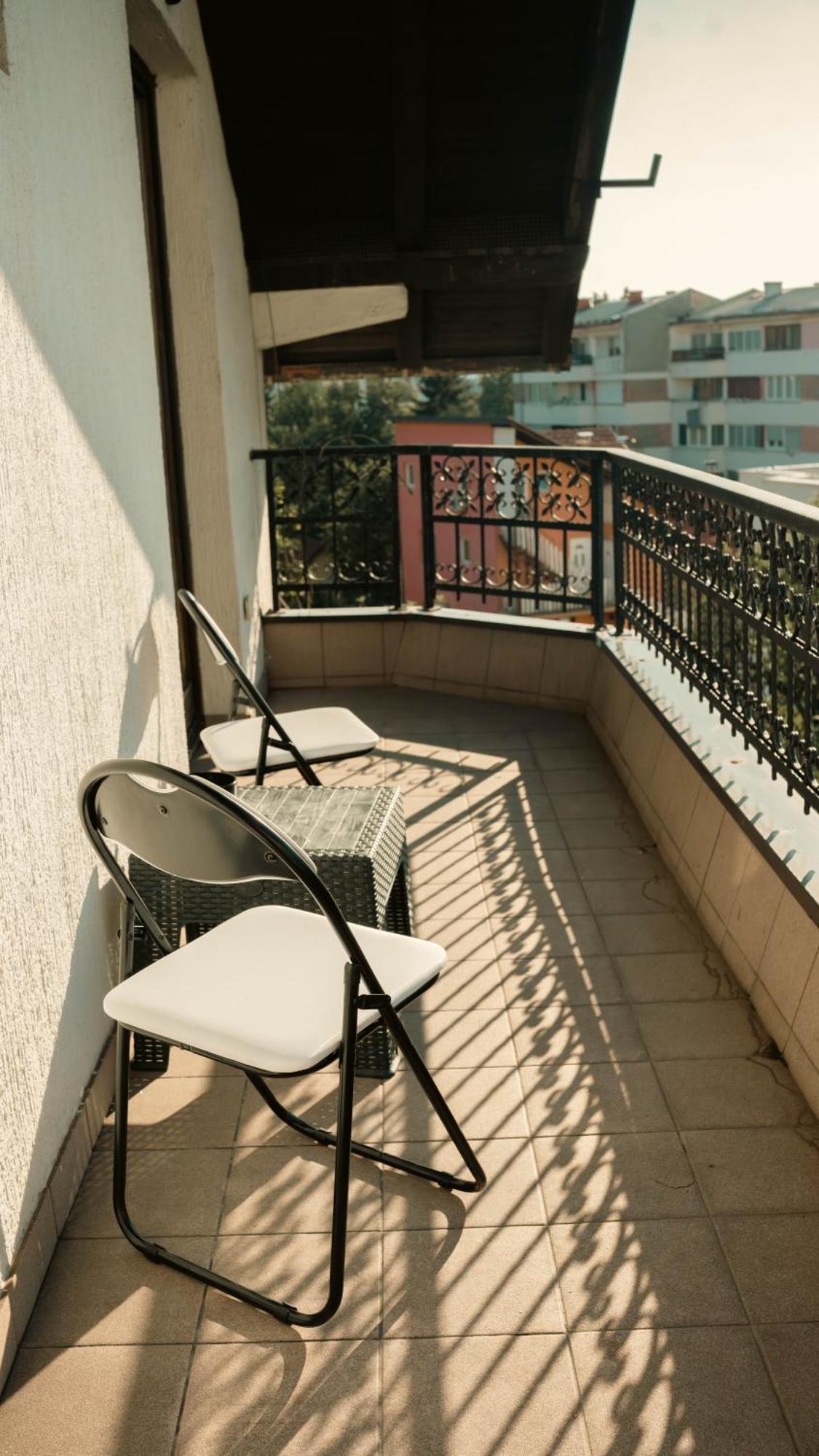 Hostel Tuzla Esterno foto
