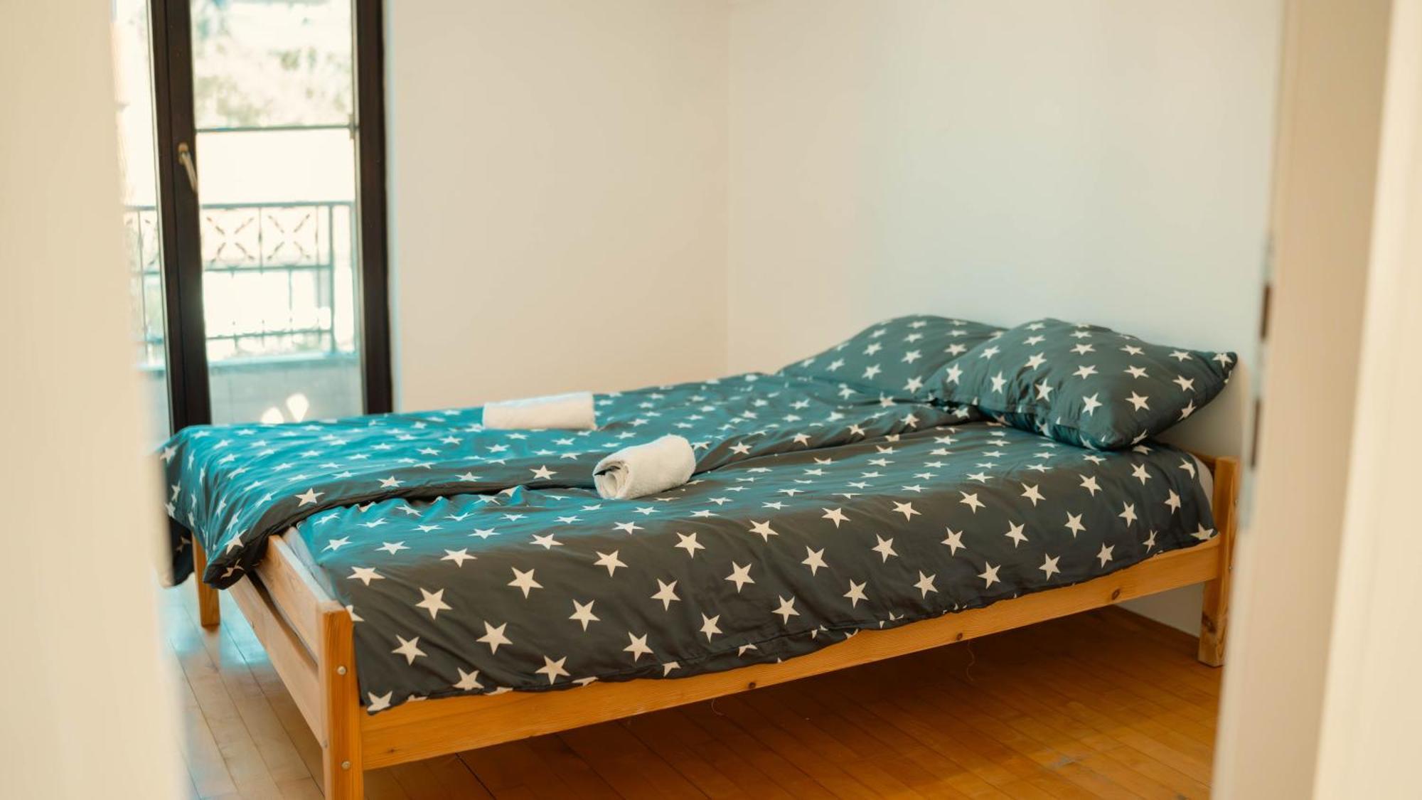 Hostel Tuzla Esterno foto